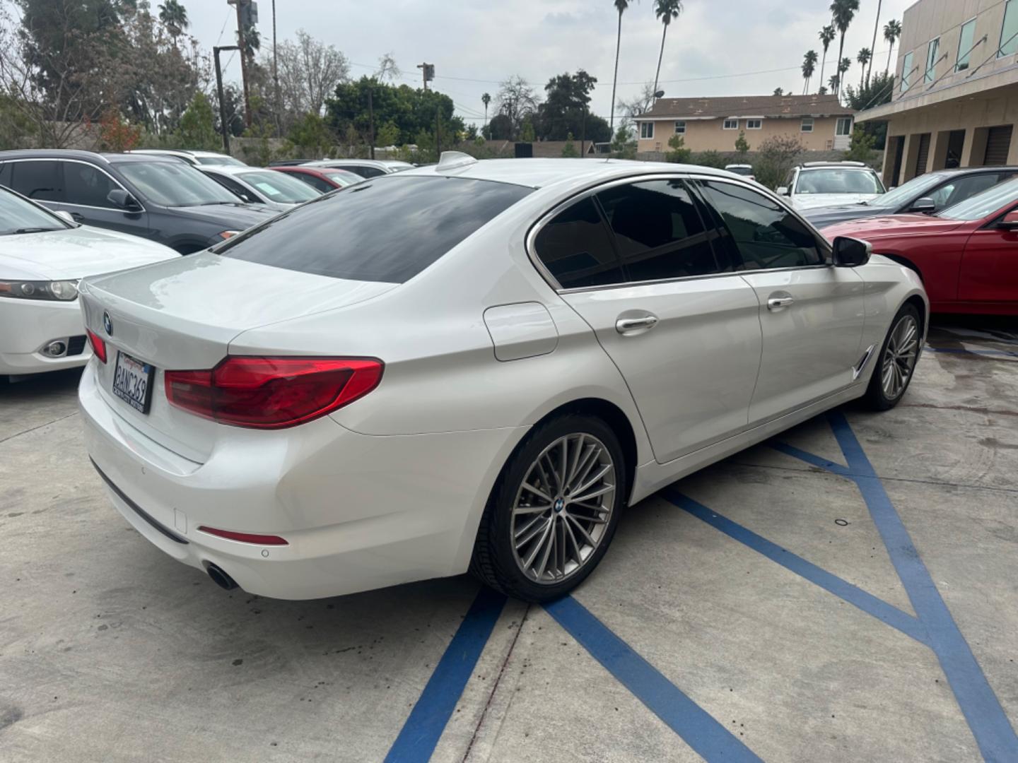 2018 WHITE /Black BMW 5-Series leather (WBAJA5C59JW) with an 2.0 Turbo engine, Automatic transmission, located at 30 S. Berkeley Avenue, Pasadena, CA, 91107, (626) 248-7567, 34.145447, -118.109398 - Low Miles!! Step into the world of luxury and innovation with our 2018 BMW 5-Series 530i, now available at our Buy Here Pay Here (BHPH) dealership in Pasadena, CA. Tailored for car enthusiasts in Altadena CA, Glendale CA, Los Angeles CA, and throughout LA County, this prestigious pre-owned BMW 530 - Photo#5